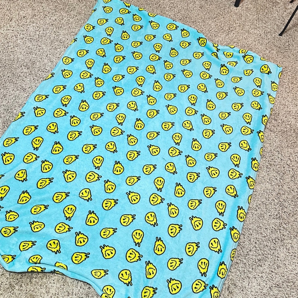 Unbranded Melting Smiley Face Throw Blanket Blue Good Trippy Fleece 45x60 Retro